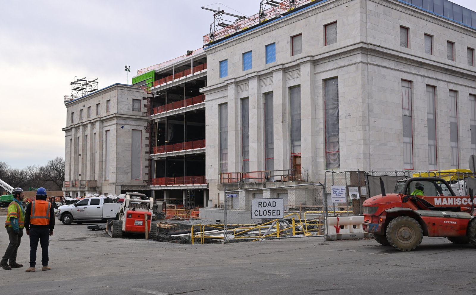 Classical marble facade of the Federal Reserve banking oversight building in Washington, D.C.